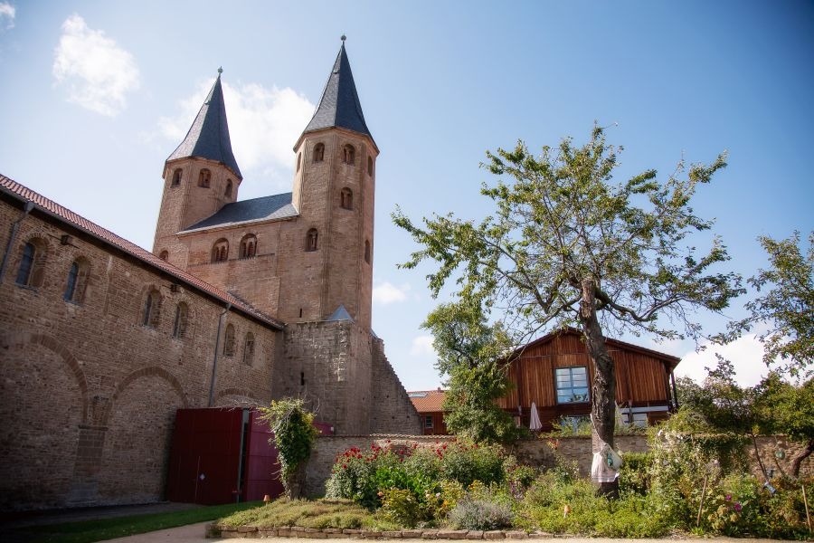Freie Trauung Kloster Drübeck Wernigerode - Elke Rott Die Zeremonie - Foto Inka Bäthge