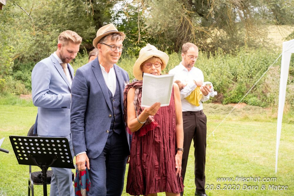 Freie Trauung & Hochzeit mit Elke Rott * Die Zeremonie - Landgasthof Sindram Ührde Osterode - Foto Hannes Frischat
